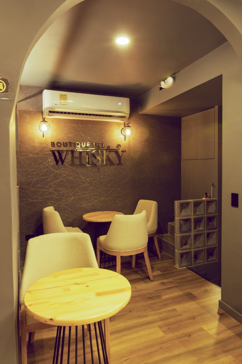 Salón principal de La Boutique del Whisky